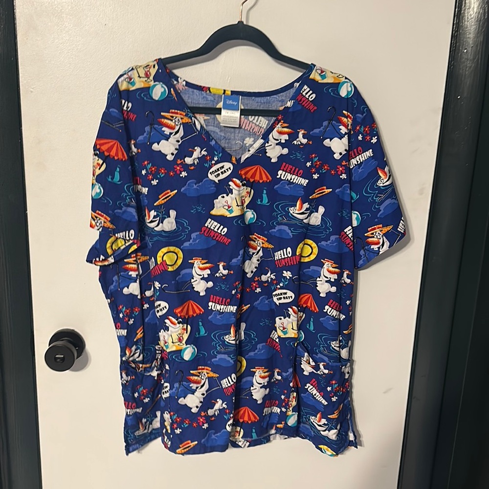 Disney EUC Olaf scrub top